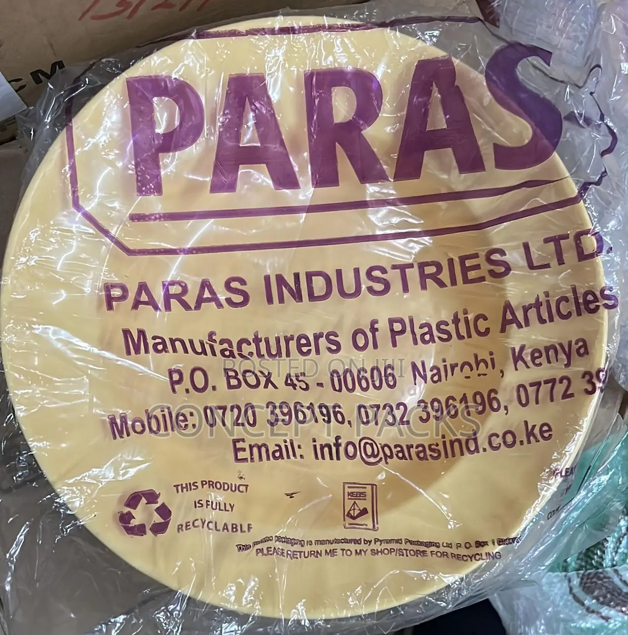 60pcs Cream Paras Plastic Plates.