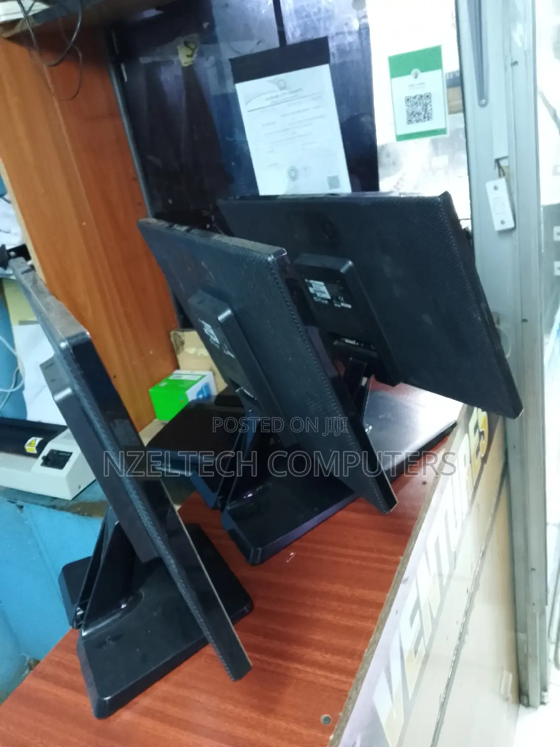 LG Monitors 19inchs