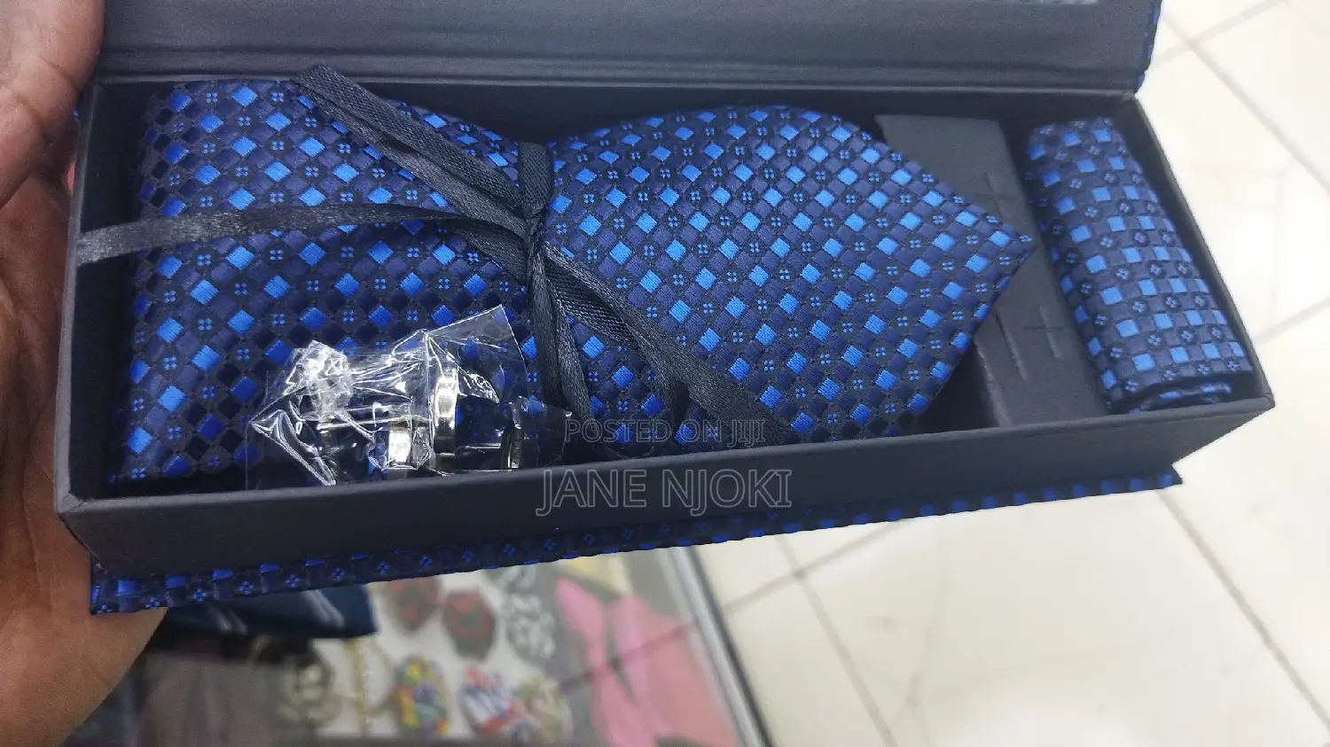 Box Set Tie