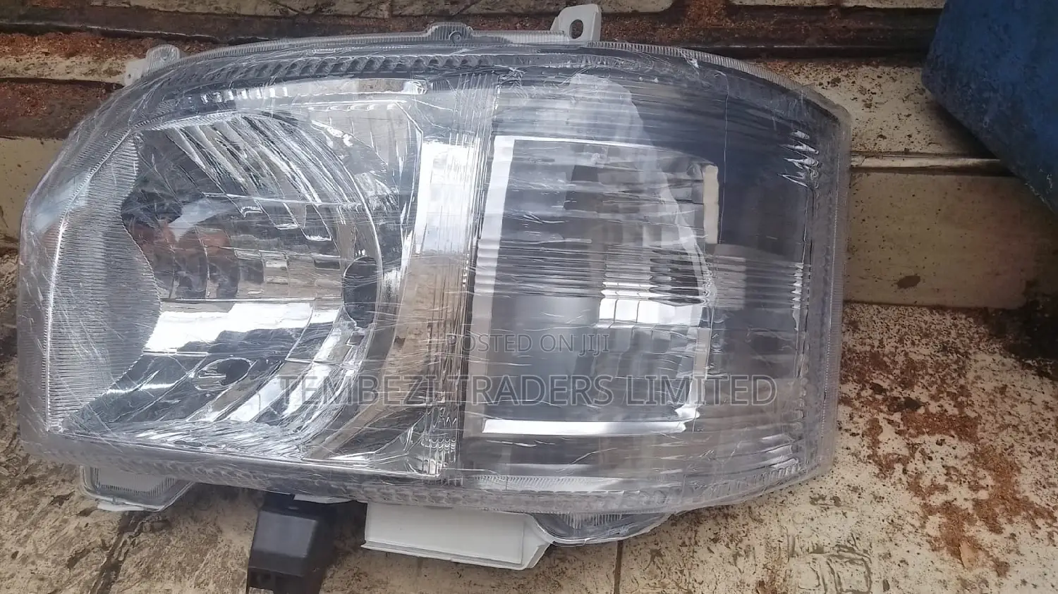 Headlight/Headlamp Hiace 7l 2014 New Model