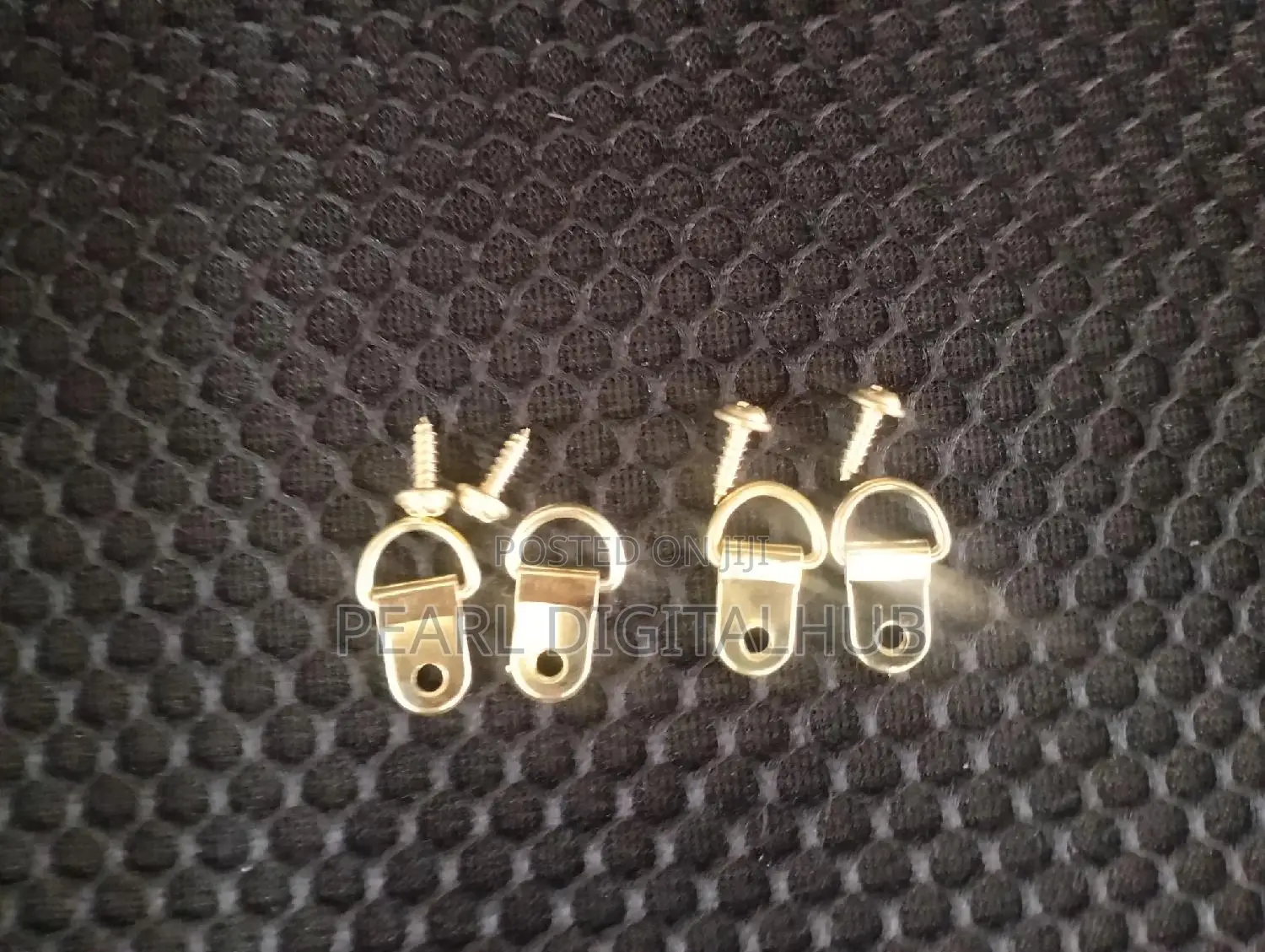 Screw and Hooks for Frame Hugging
