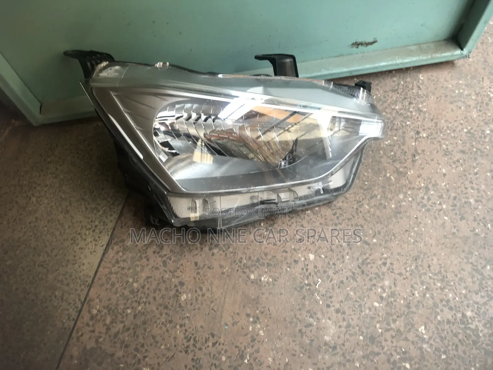 Isuzu Dmax 2018 Headlight