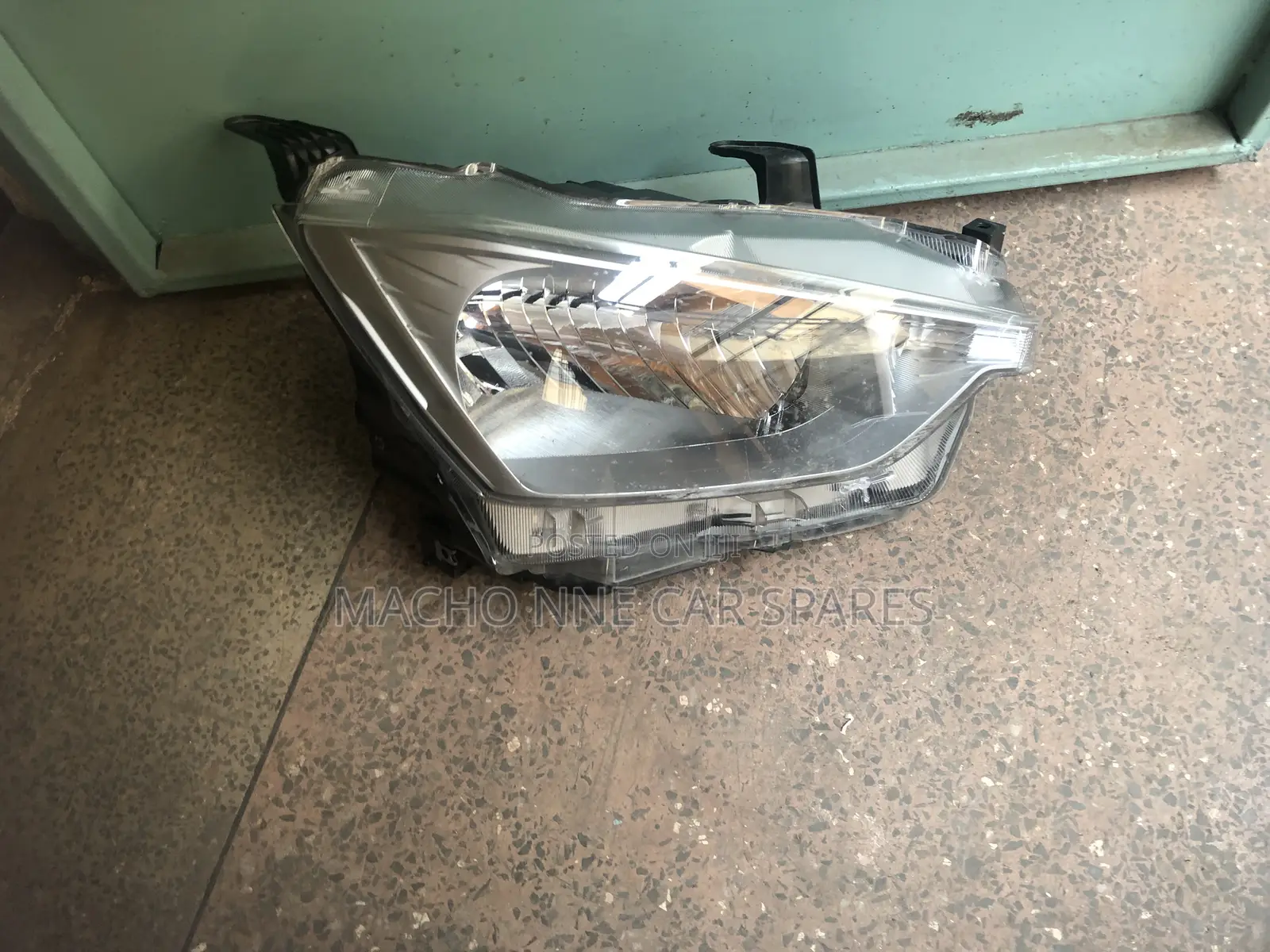 Isuzu Dmax 2018 Headlight