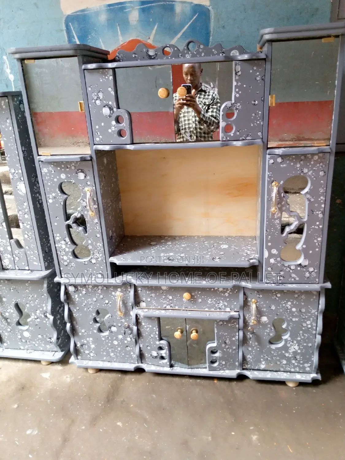 Modern Wall Units Design.32" Tv Sized
