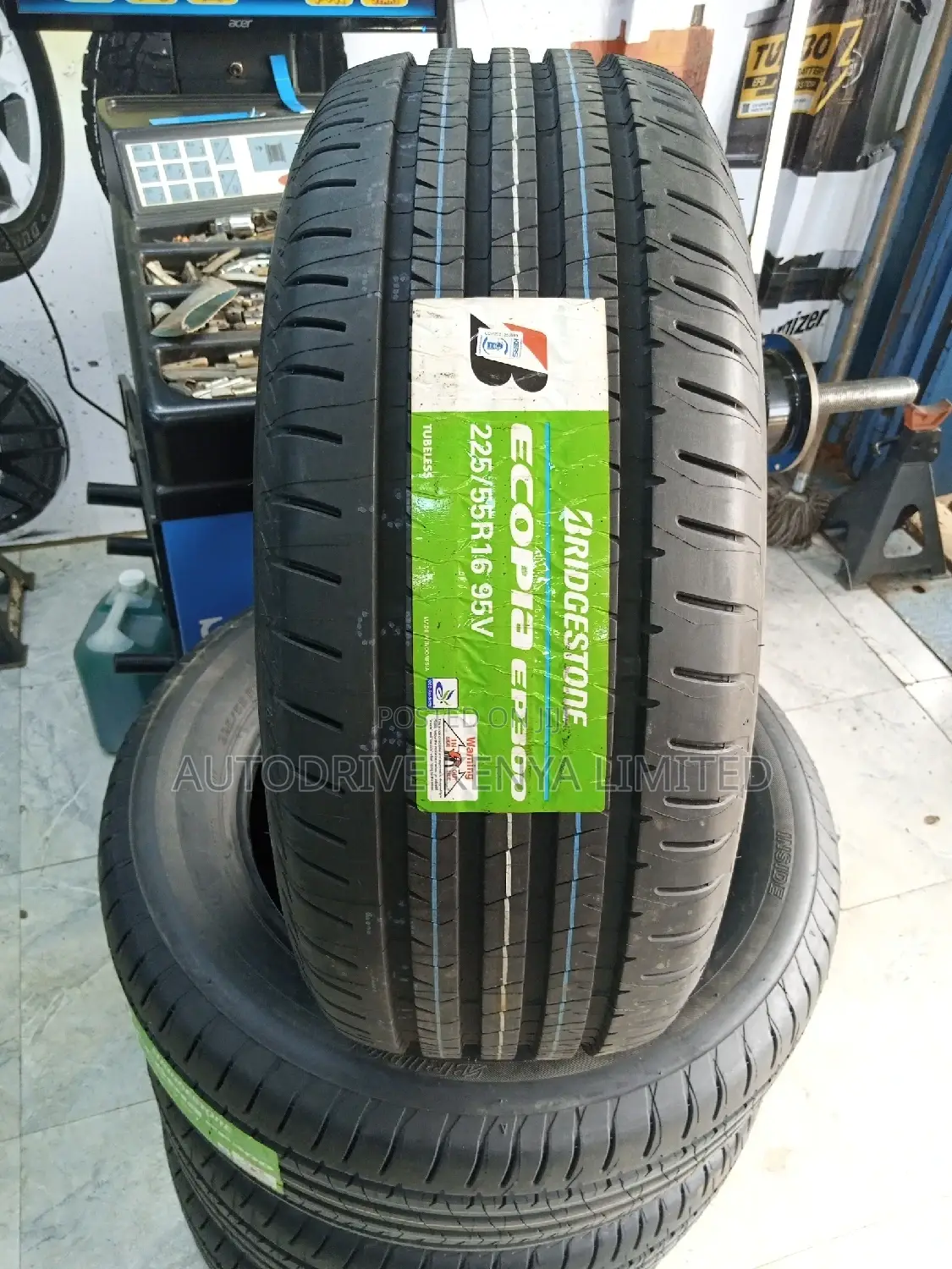 225/55r16 Bridgestone Tyre