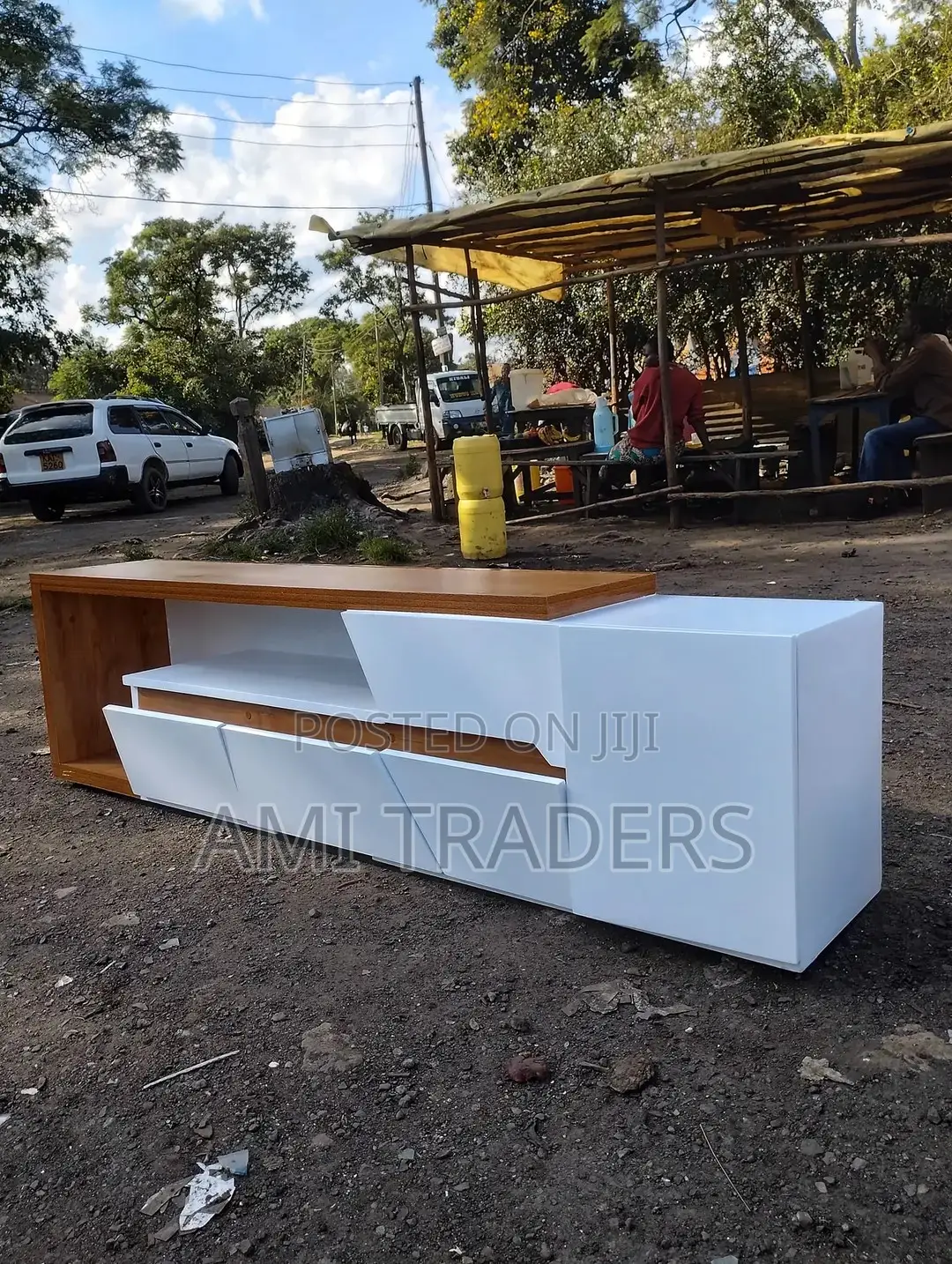 Natural Board TV Stand With Golden Stands