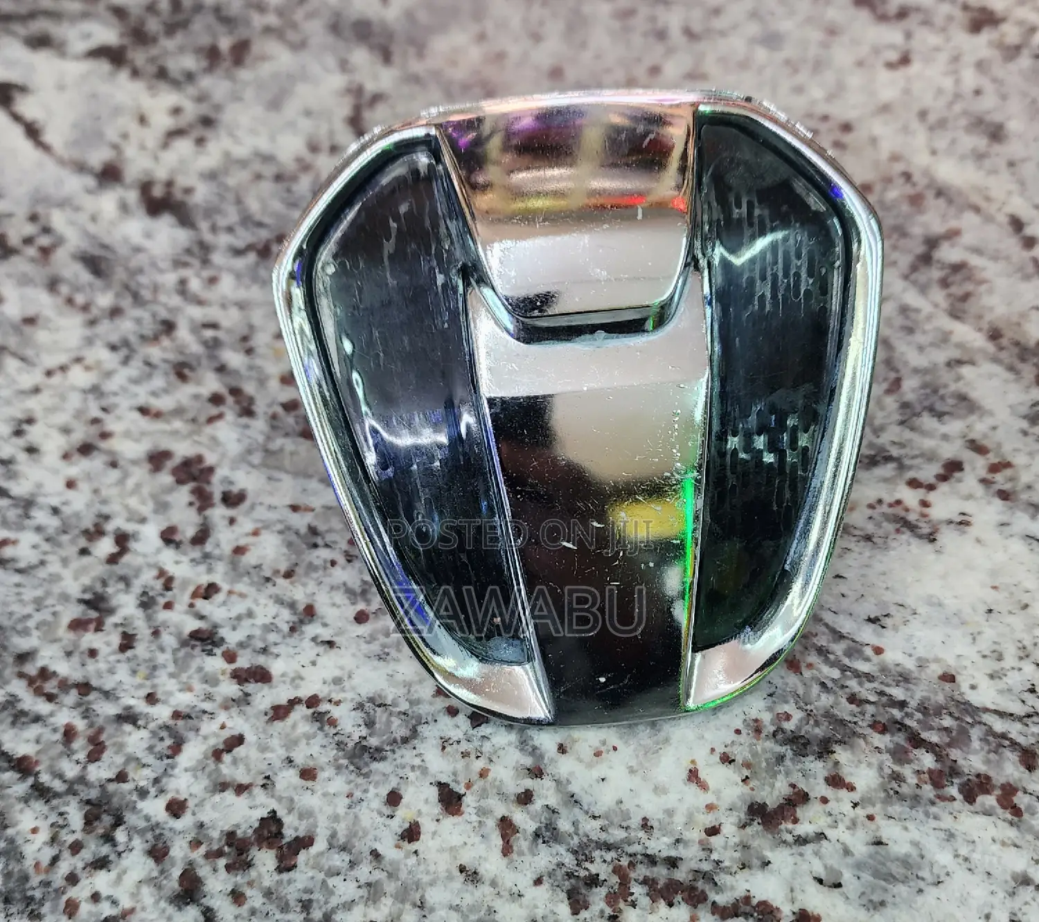 Toyota IST 2002 Front Grill Logo