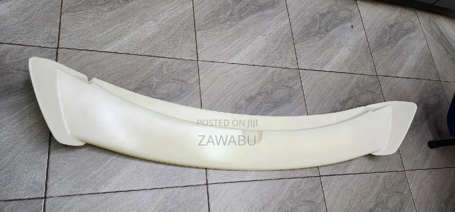 TOYOTA Hiace 7L Rear Boot Spoiler