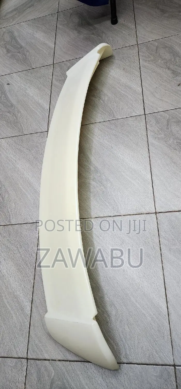 TOYOTA Hiace 7L Rear Boot Spoiler