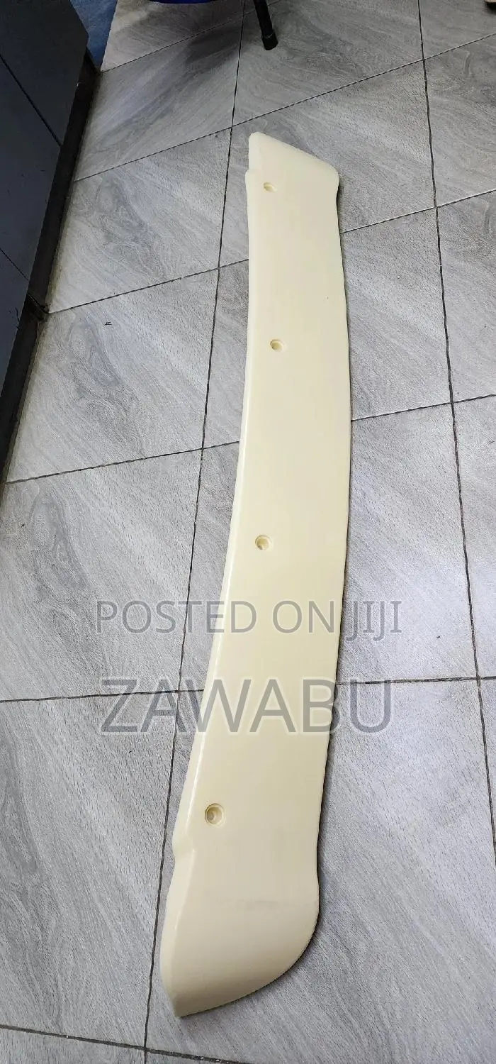 TOYOTA Hiace 7L Rear Boot Spoiler