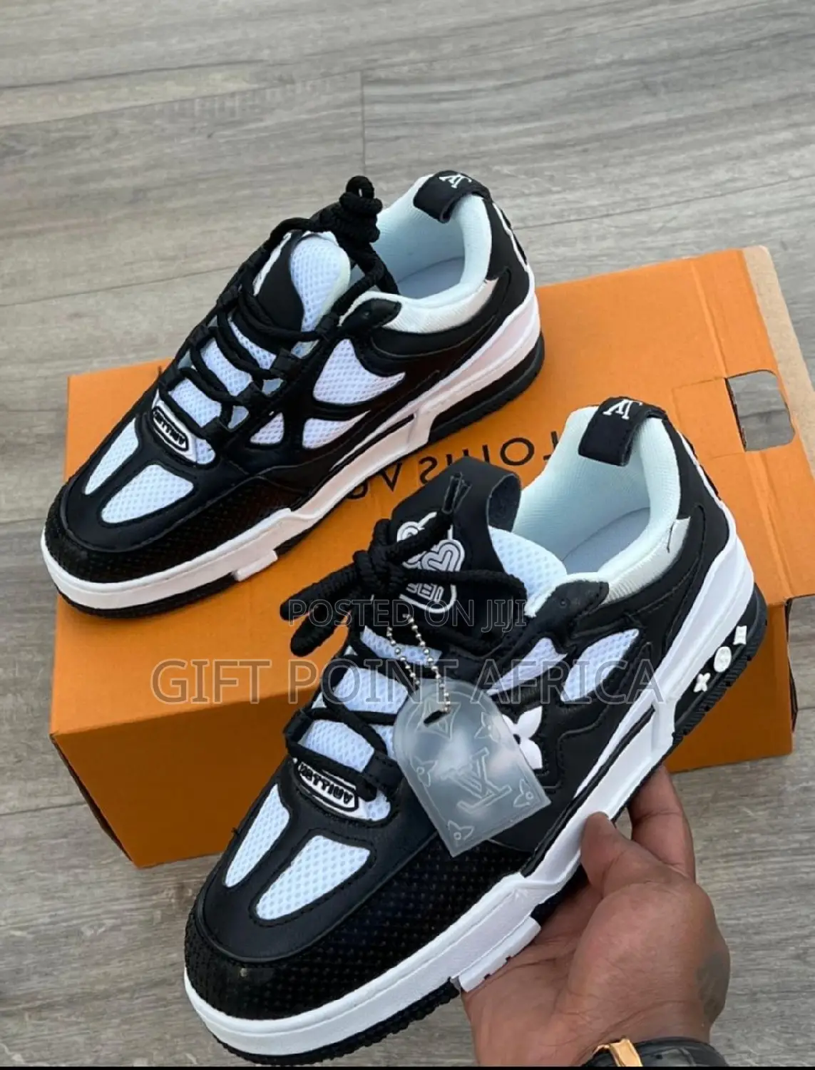 Louis Vuitton Low Cut Sneakers for Men