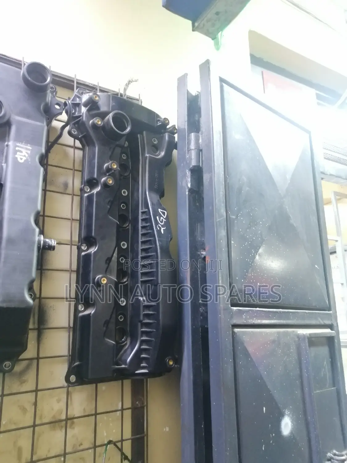 Toyota Hilux Top Cover 2GD Engine