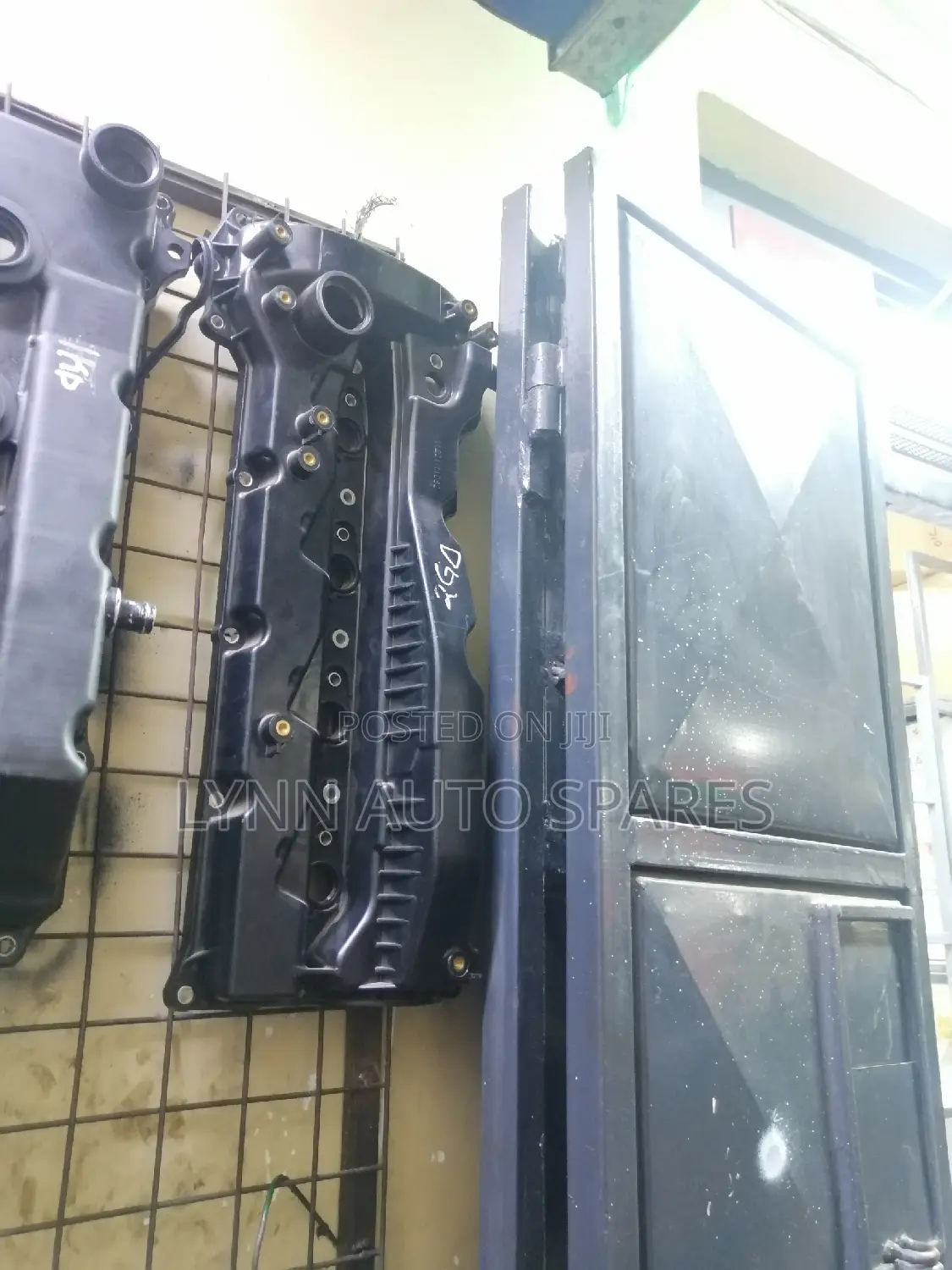Toyota Hilux Top Cover 2GD Engine