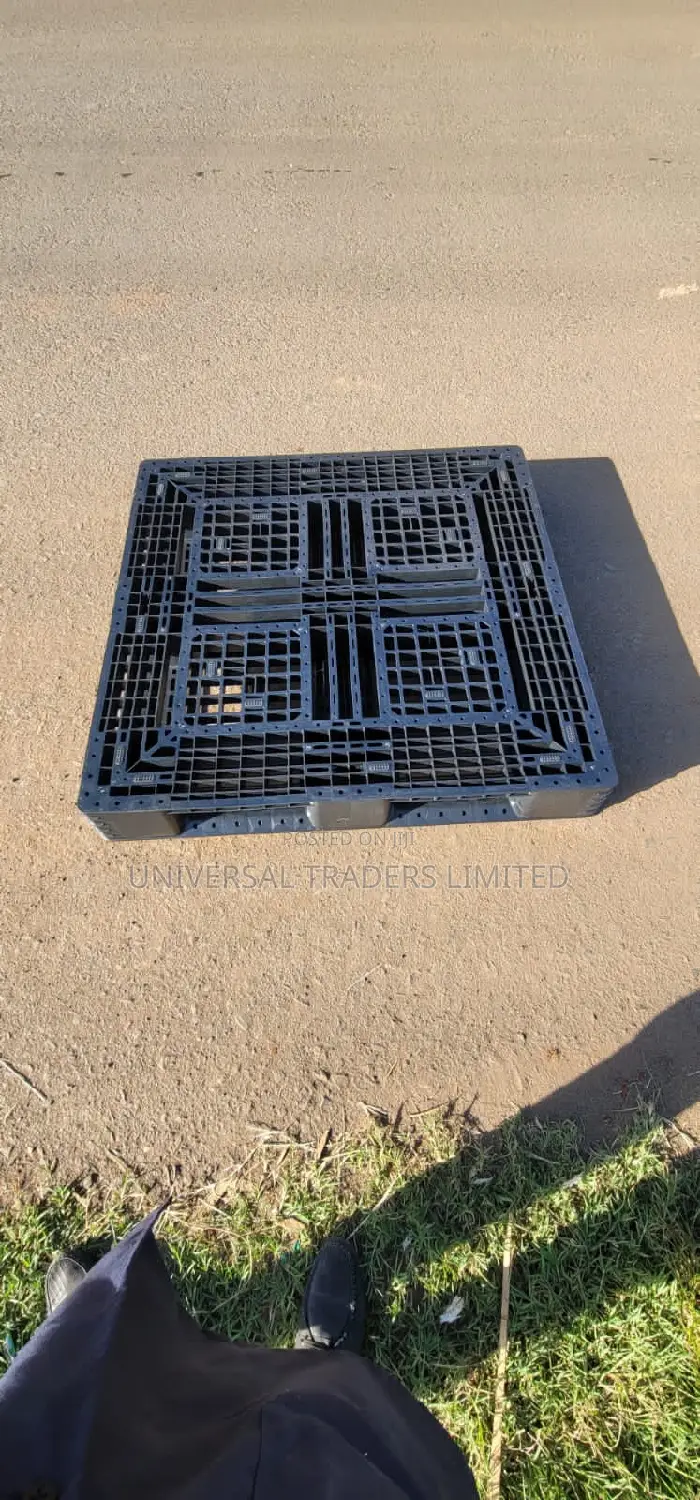 New Plastic Pallets -Type: Heavy Duty- Size :1100*1100*150mm