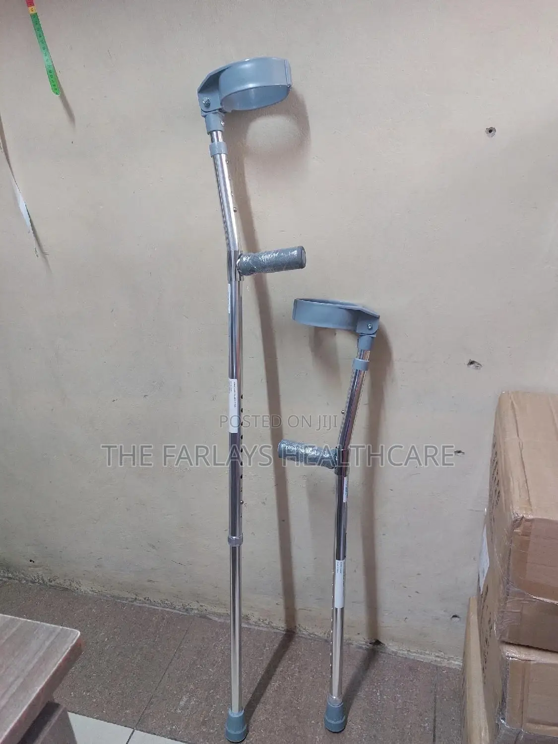 Crutches With Adjustable Height. 8331L