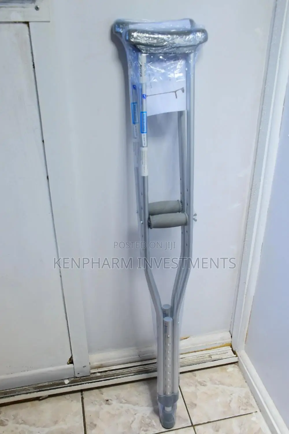Underarm Adult Crutches: Pair