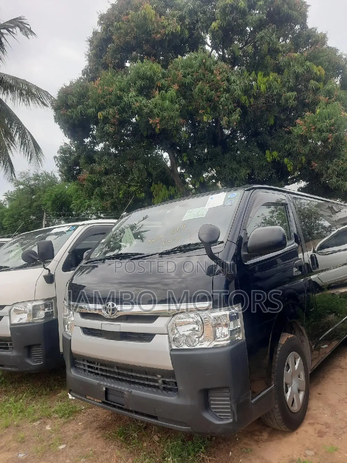 Toyota Regius 2017 Black
