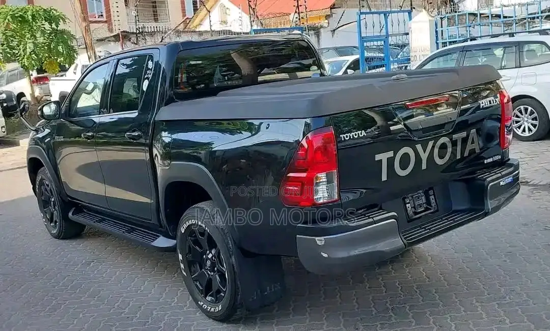 Toyota Hilux 2017 Black