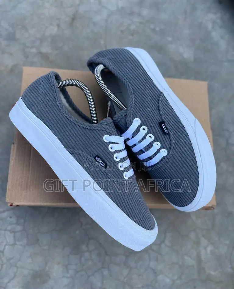 Vans of the Wall Grey in Color Unisex