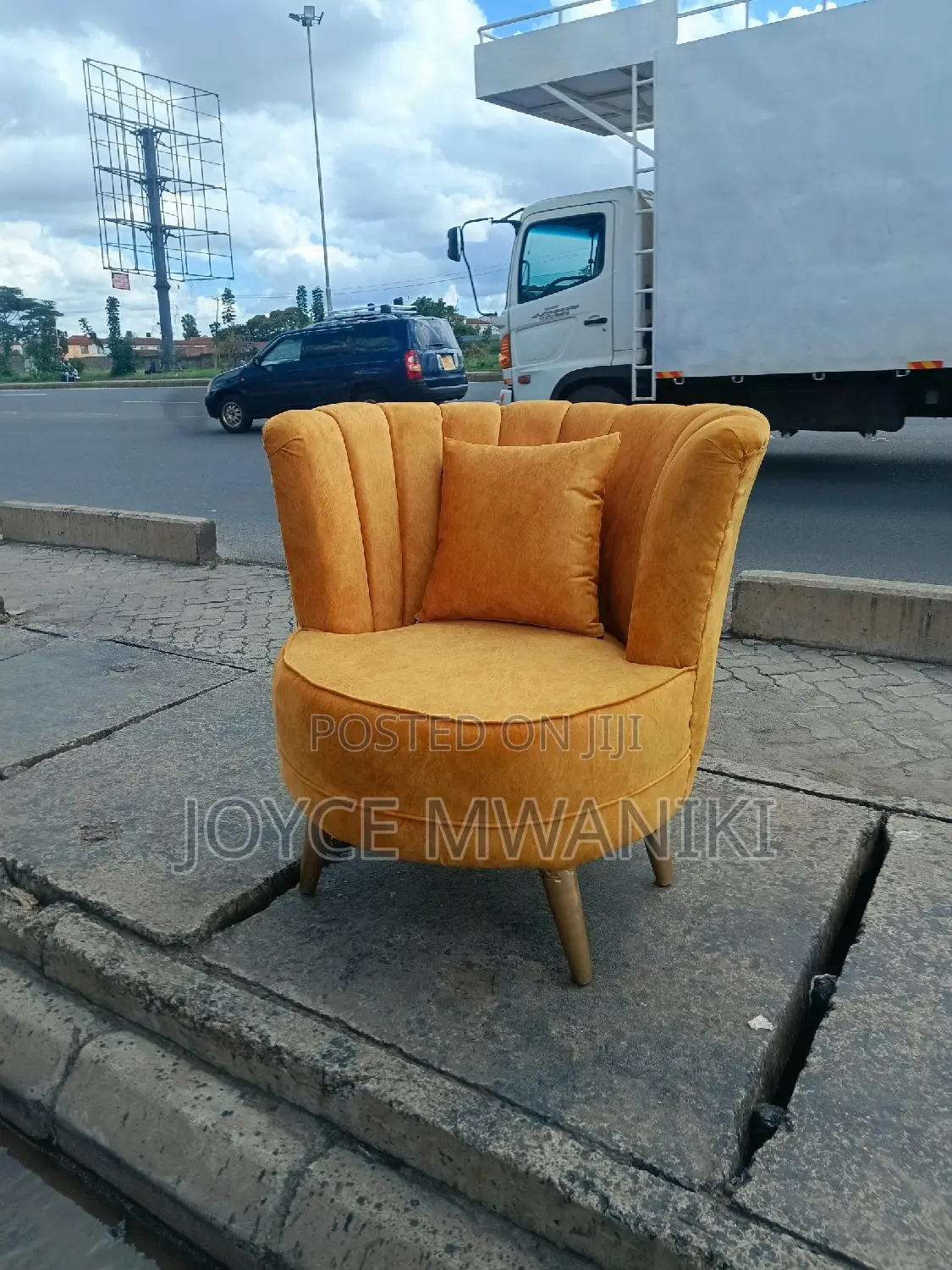 Butterfly Seat or Flower Seat, Gold Colour.