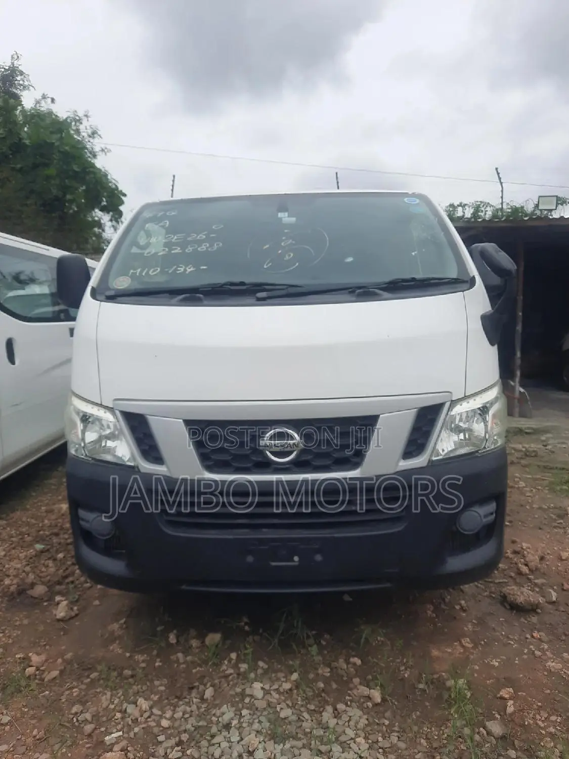 Nissan Caravan (Urvan) 2017 White