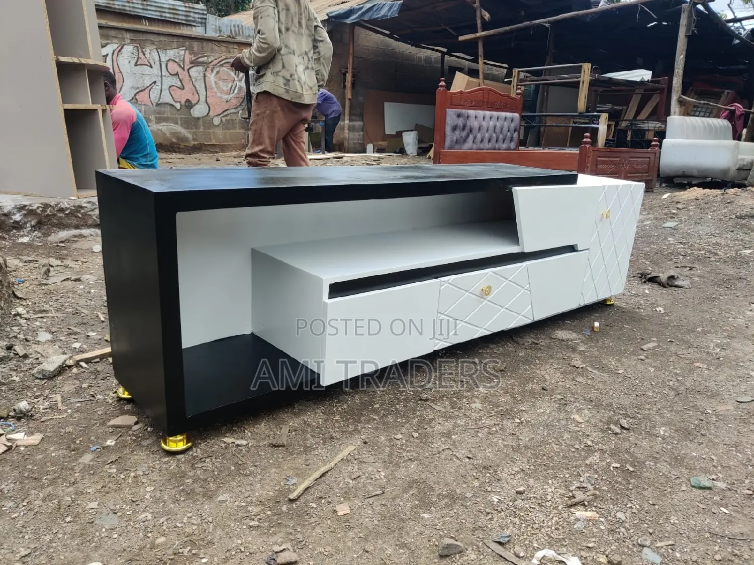 Tv Stand ( 6ft With Golden Stands)