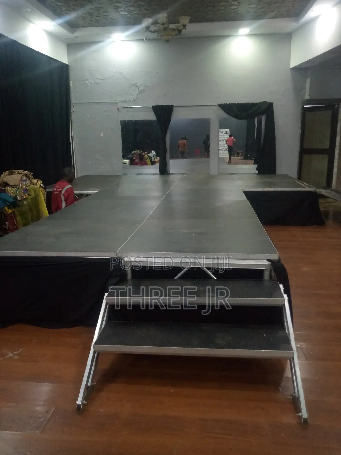 Nice Set Up of Modelling Stage in Events for Hire