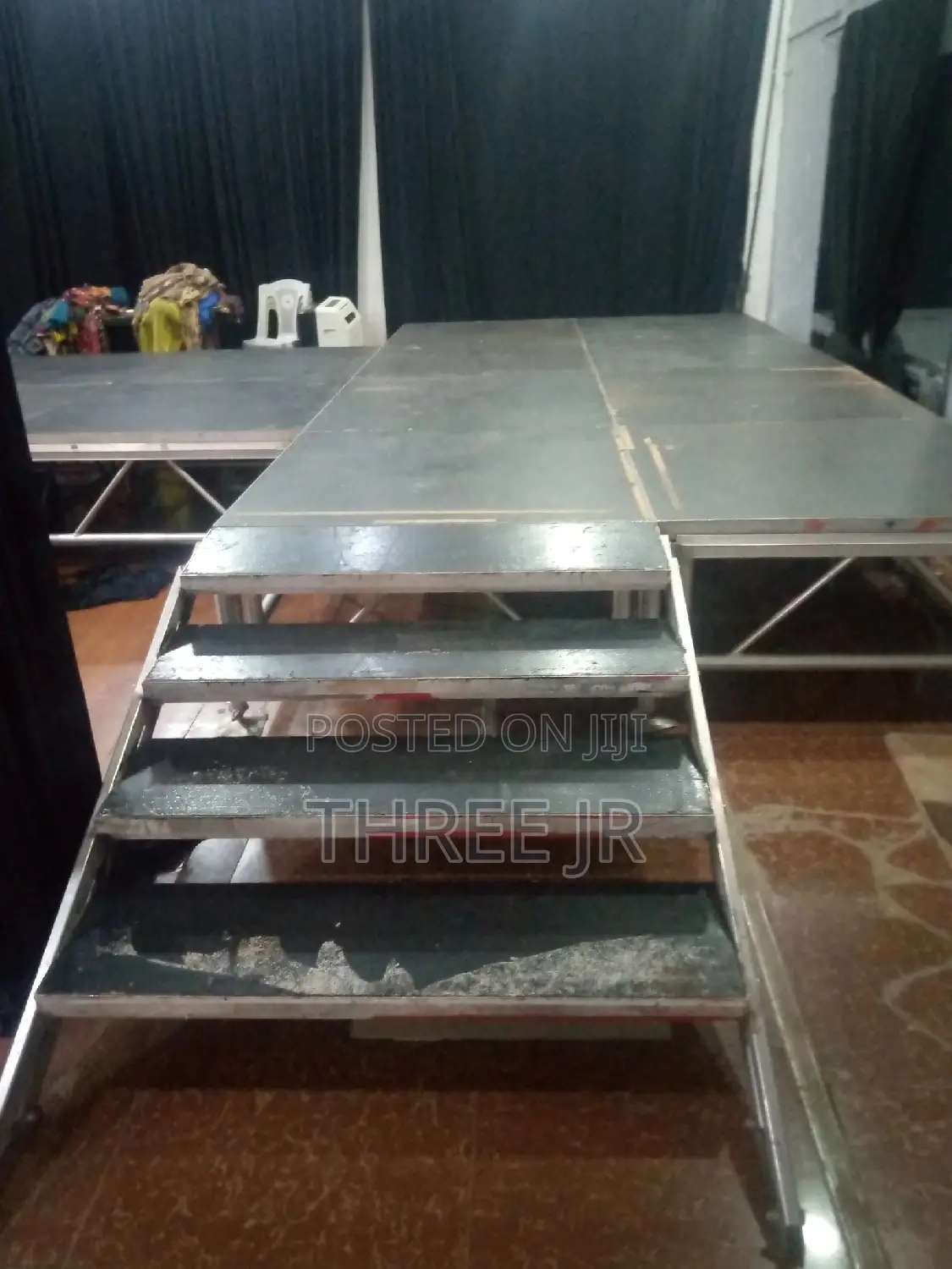 Need to Set Up an Indoor Stage Set Up in Events. We Hire