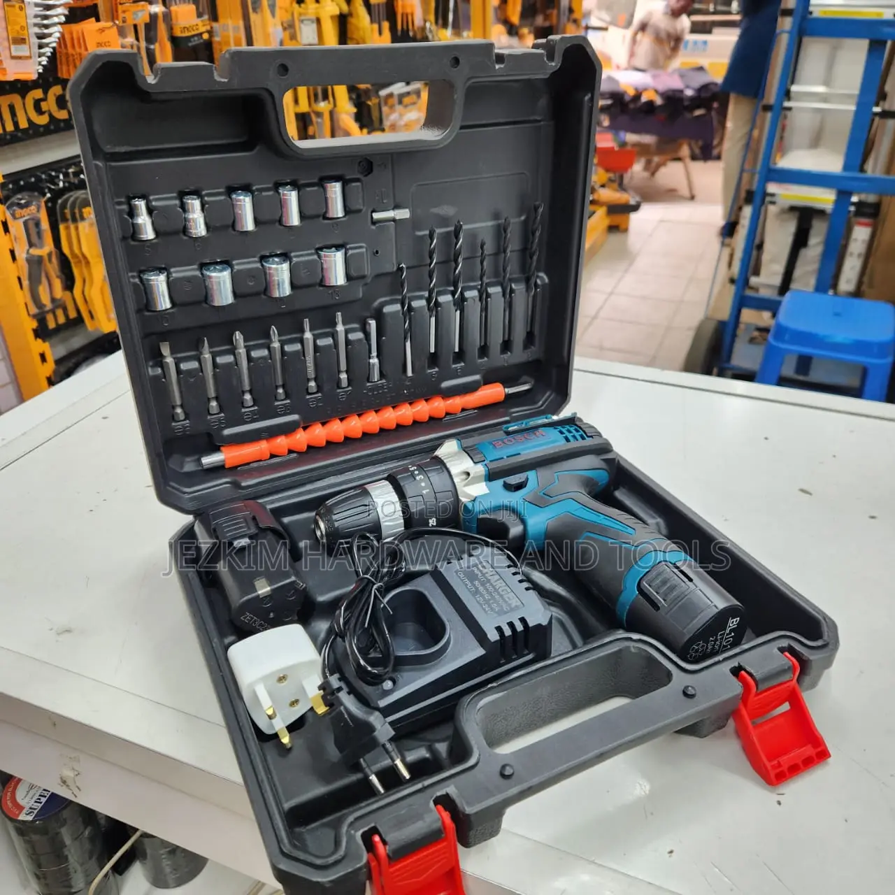 Makita Cordless Drill Tool Kit .