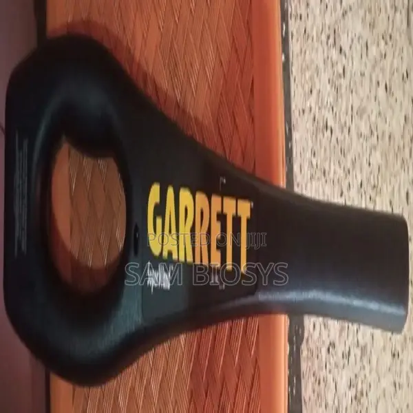 Handheld Garret Super Scanner