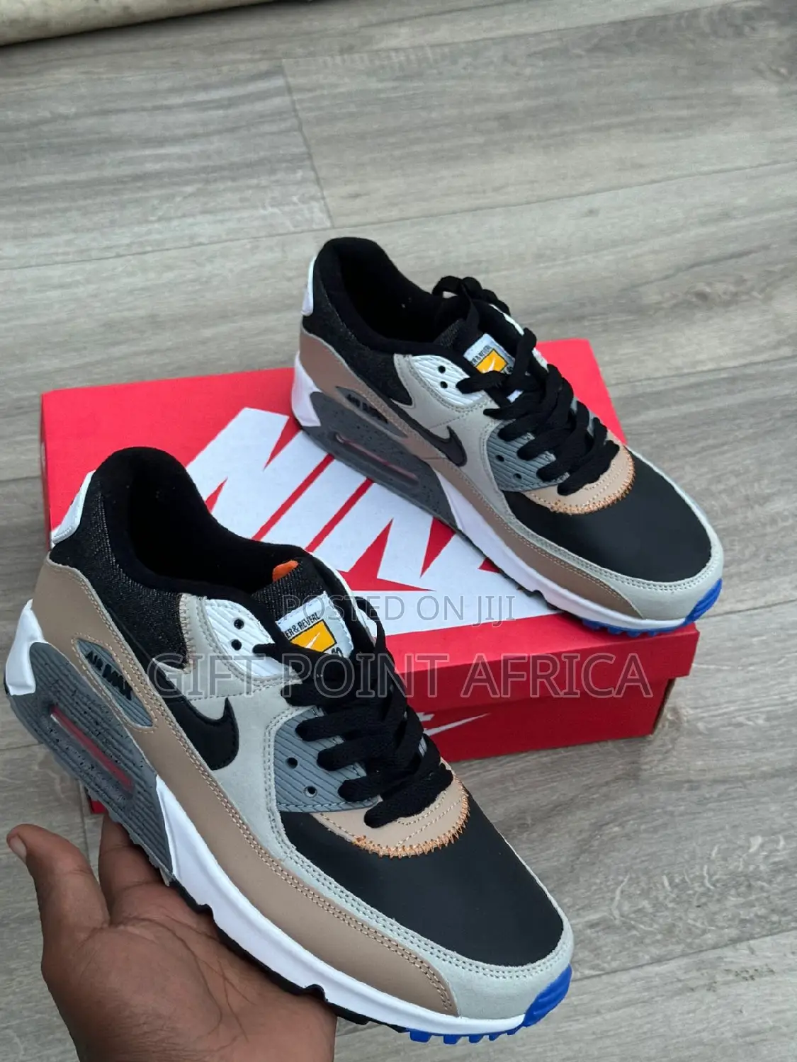 Nike Air Max 90 Sneakers