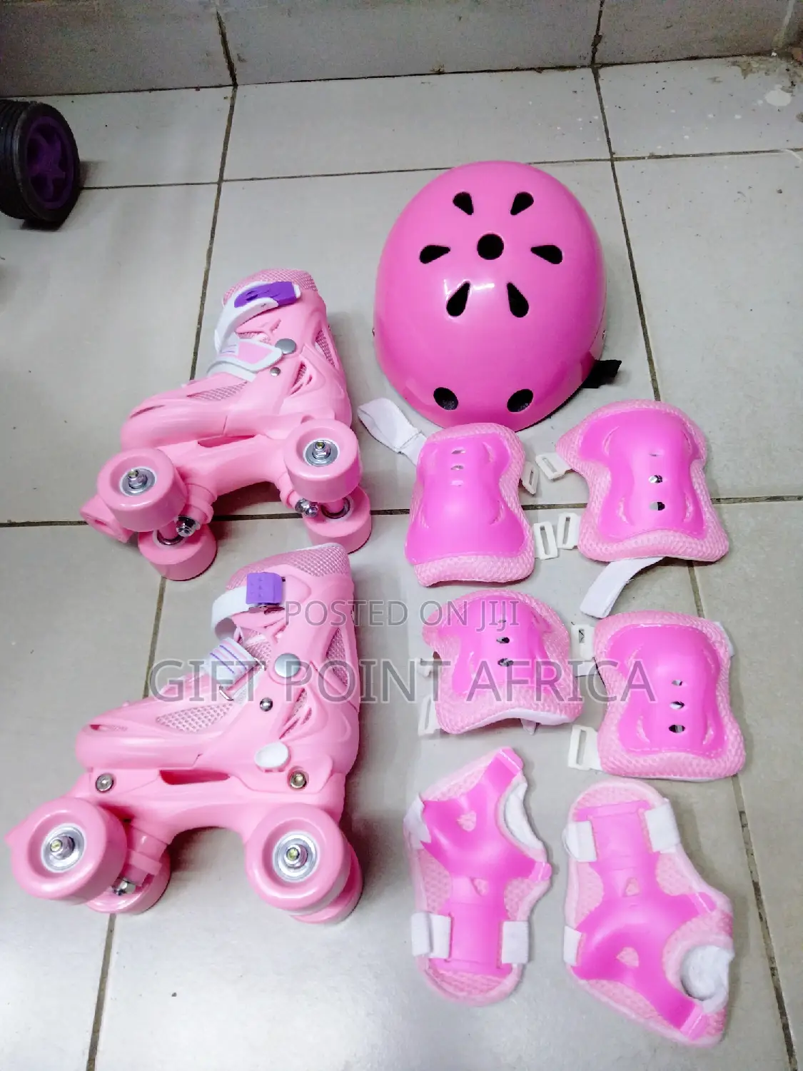 Full Set Four Wheel Skates (Quad Skate)