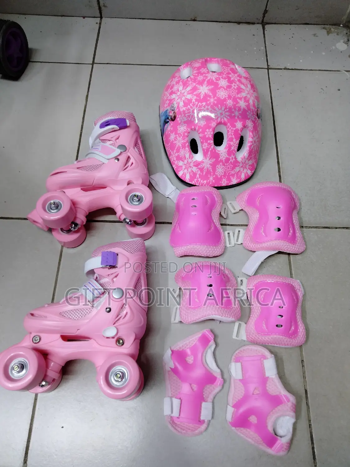 Full Set Four Wheels Adjustable Skates for Kids