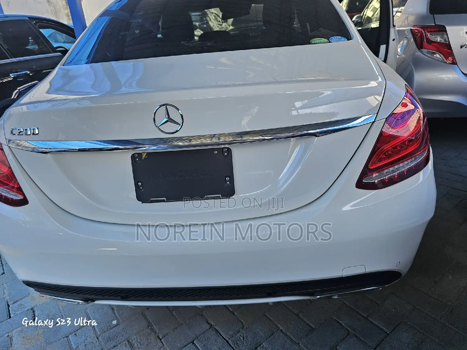 Mercedes-Benz C200 2018 Pearl