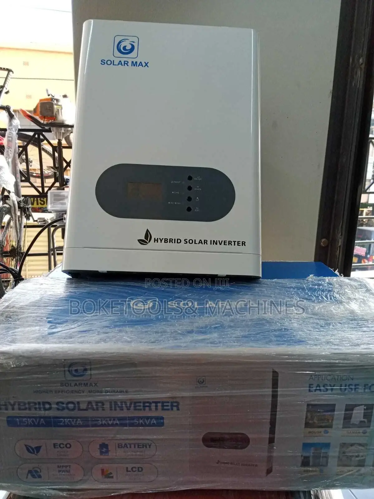 Solar Max 12V 2.5 KVA Pure Sine Wave Hybrid Solar Inverter.