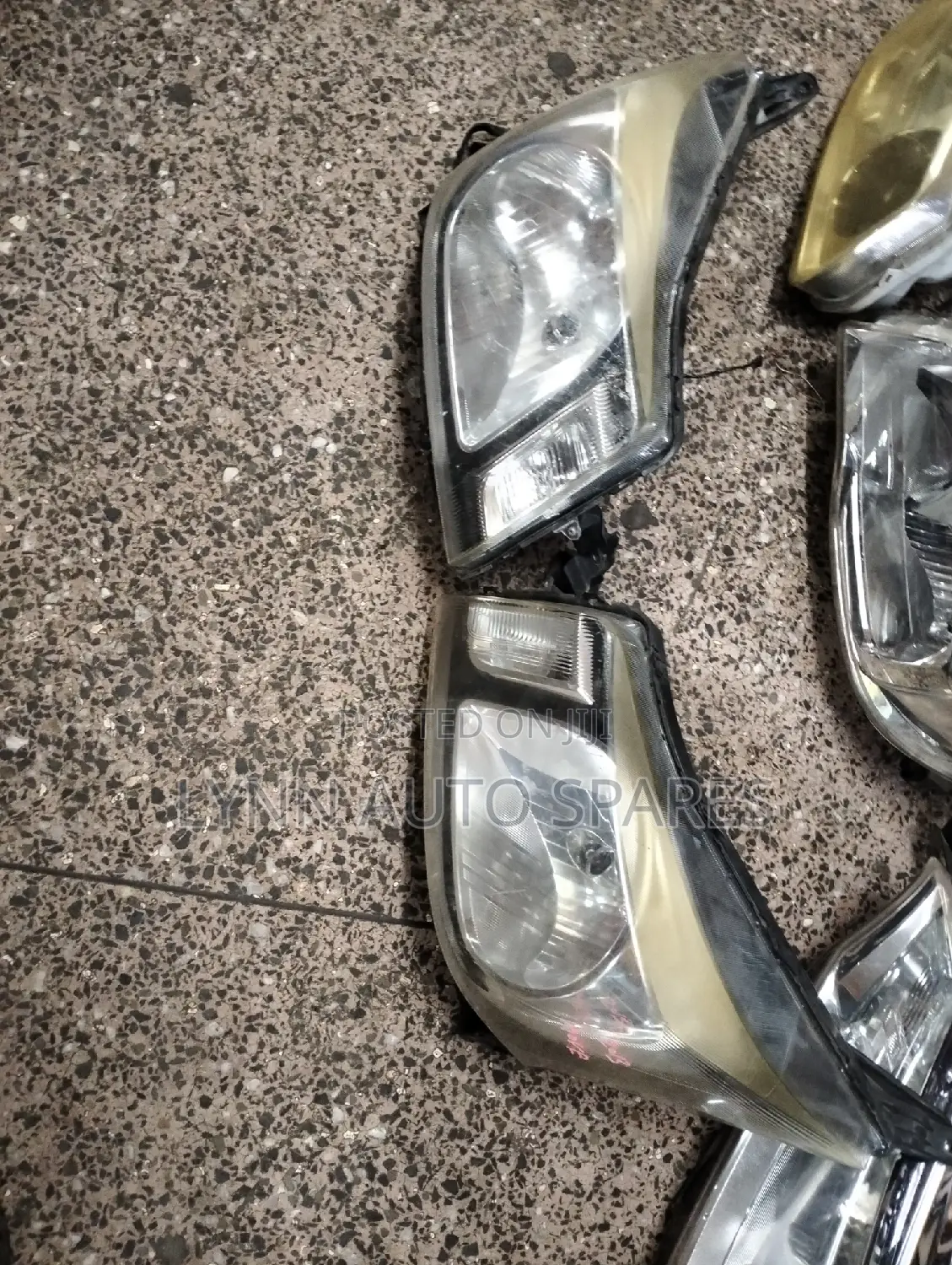 Daihatsu Move Front Headlight