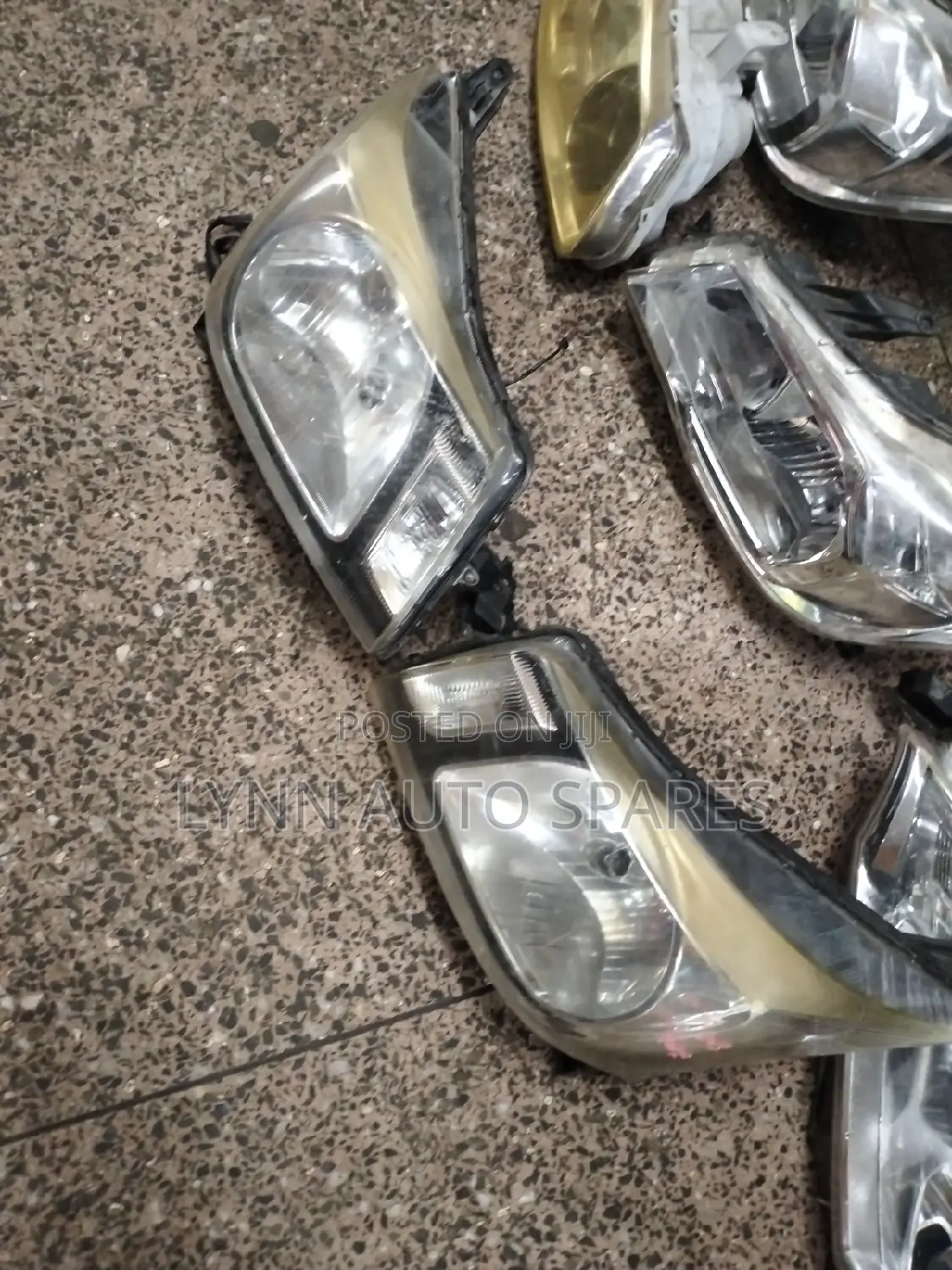 Daihatsu Move Front Headlight