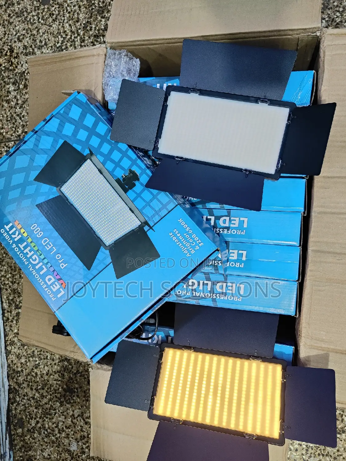 Vedio Light ( With All Accessories ) Pro Led 600 Including