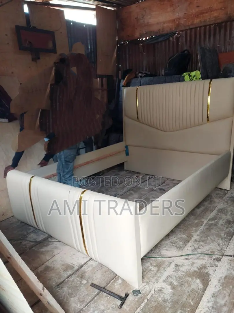 Luxury Leather Chester Bed (5*6)