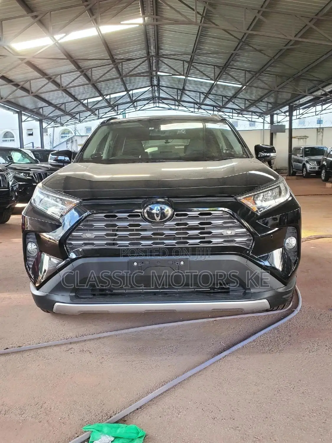 Toyota RAV4 XLE Premium 2022 Black