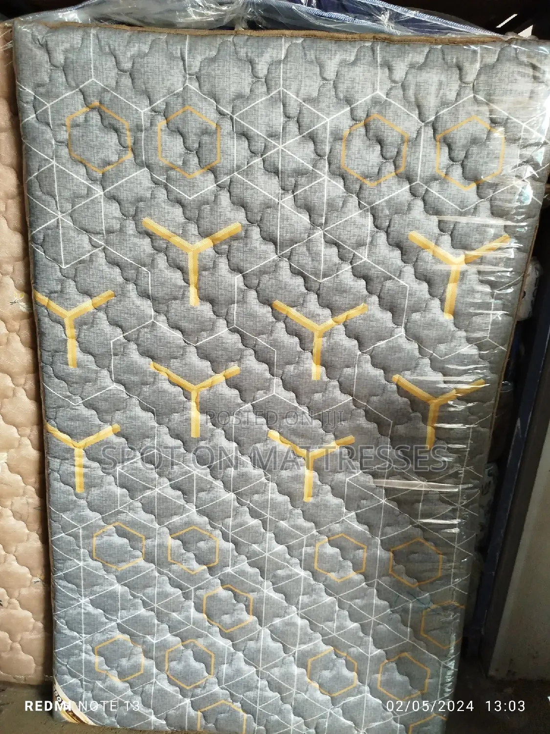 Mattress Topper/Camping Mattress - Easily Foldable, Portable