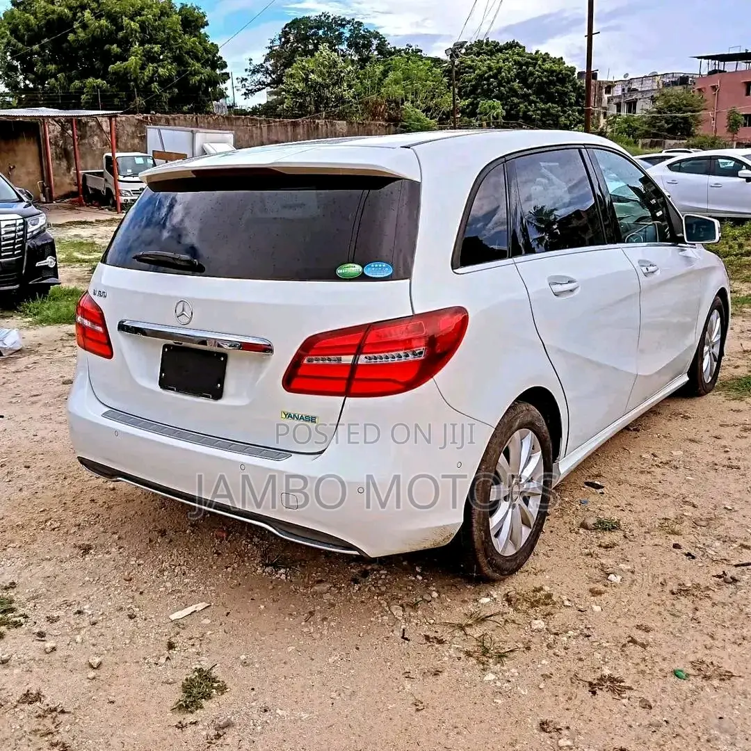 Mercedes-Benz B-Class Base B 250e 2017 White