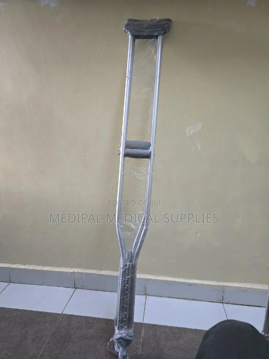 Auxiliary Crutches