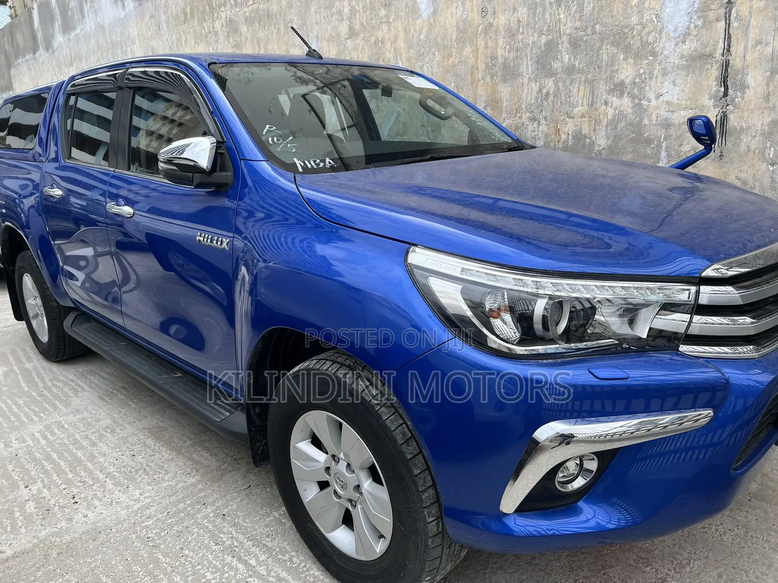 Toyota Hilux 2017 Blue