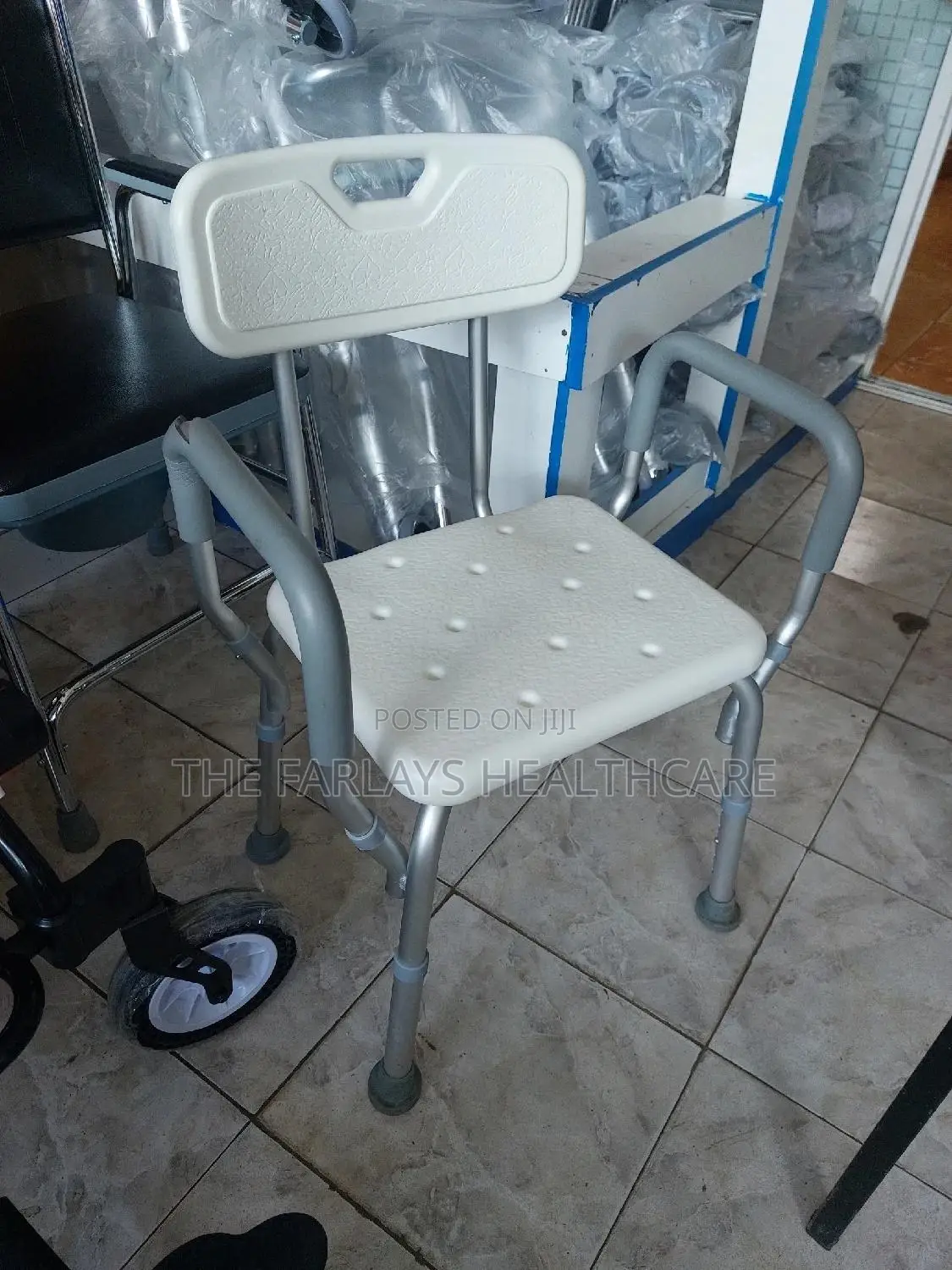 Shower Chair With Armrests and Adjustable Height**%
