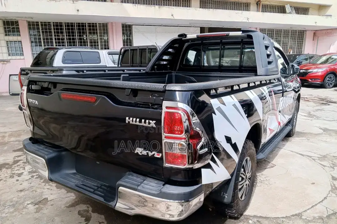 Toyota Hilux 2017 Black