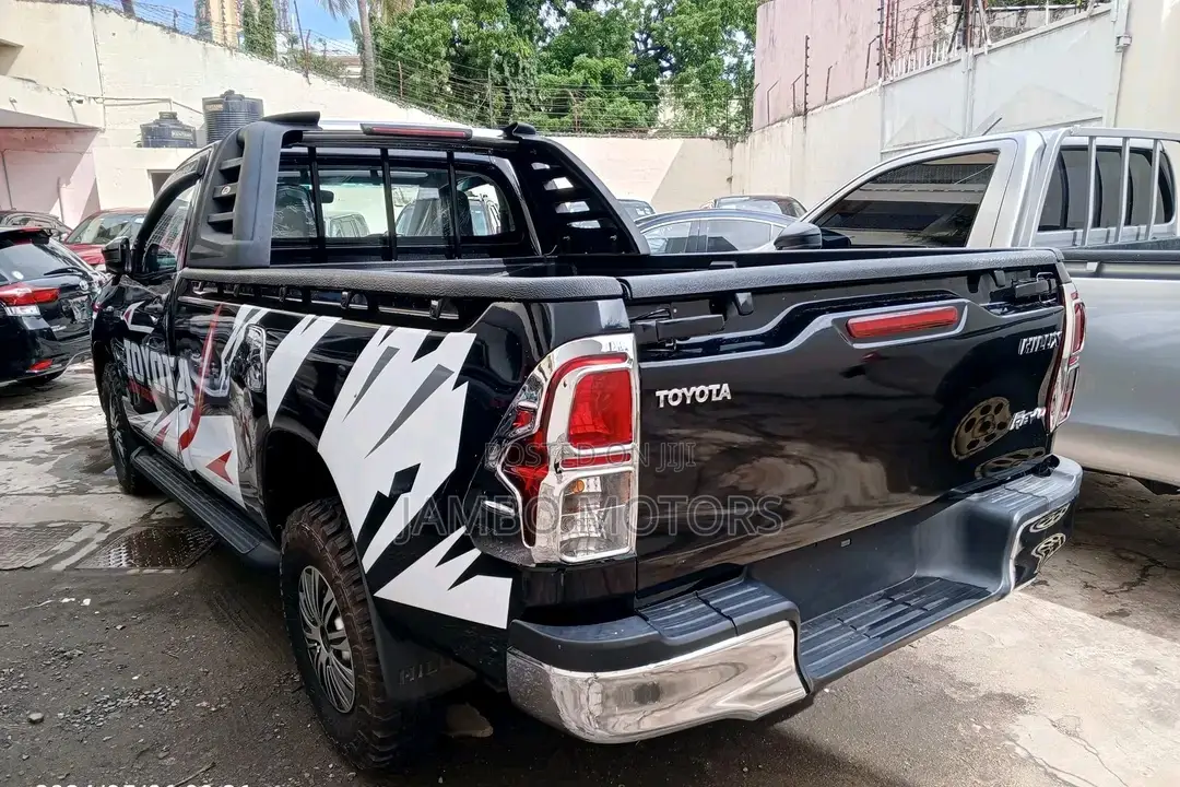 Toyota Hilux 2017 Black