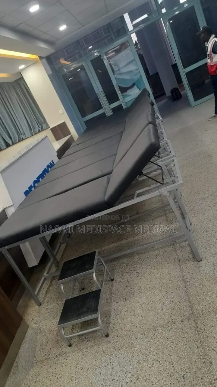 Local Examination Couch-Strong and Durable