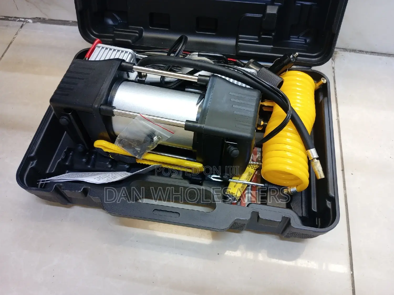 Portable Double Cylinder Car Tire Compressor ,With Kit