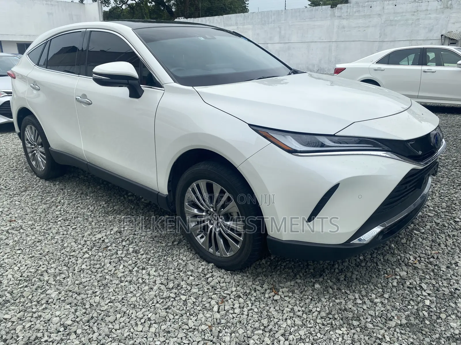 Toyota Harrier 2.5 Hybrid 2020 White
